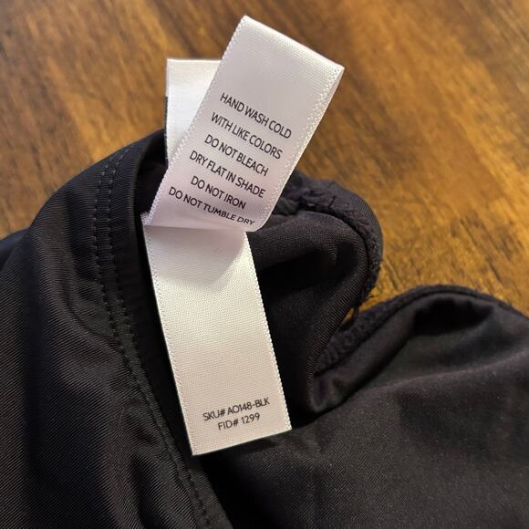 Andie Swim Women’s Medium One Piece Bathing Suit One Shoulder Nantucket Black - Picture 9 of 16